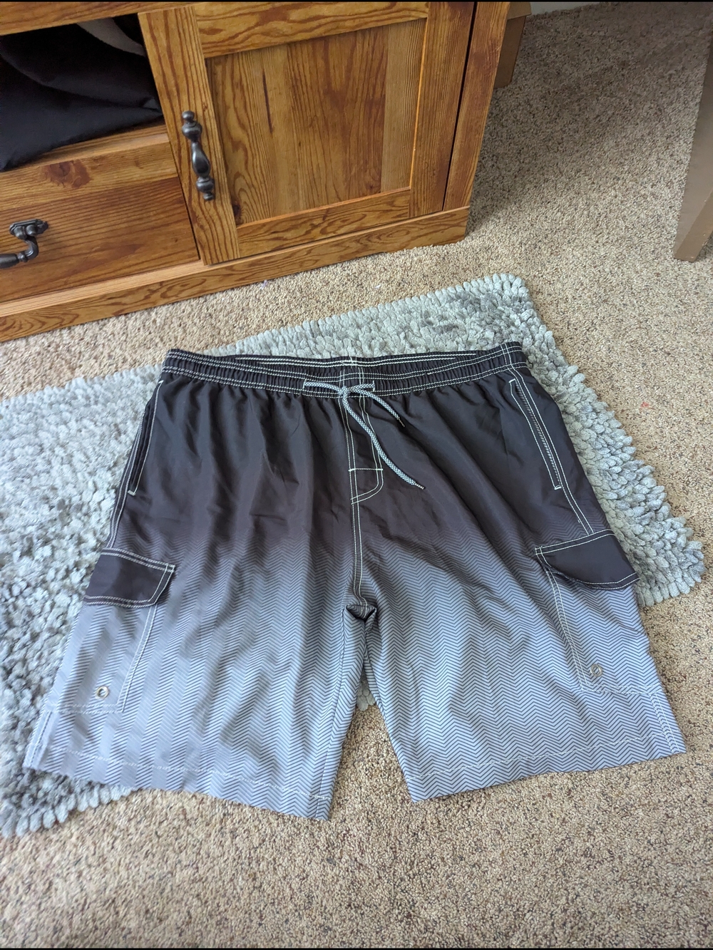 Men's Black to Gray Gradient Cargo Swim Trunks with Drawstring